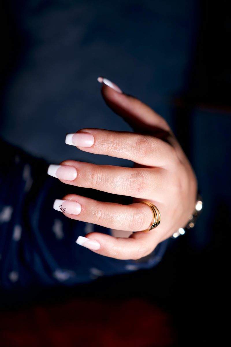 ပန်းလက်ရာ နေ့စွဲလှ Nail Studio 1