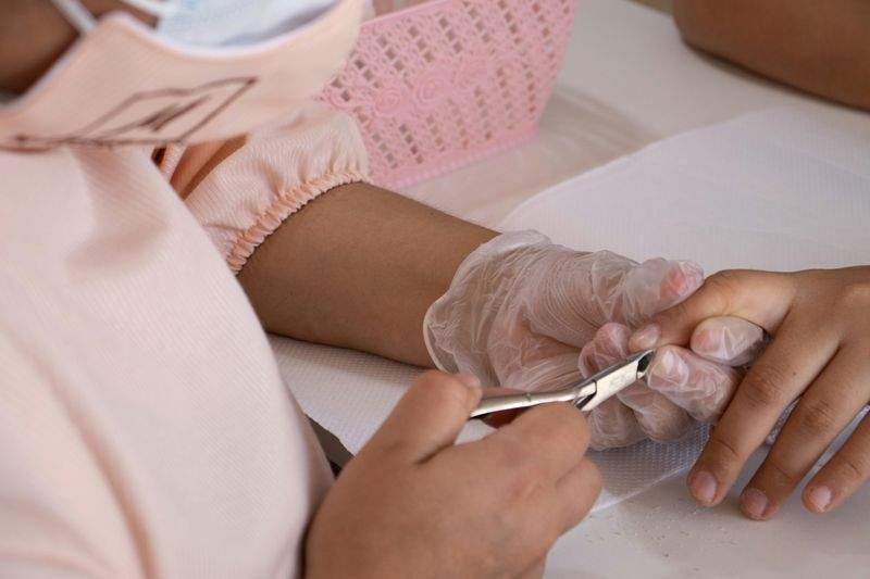 ပန်းလက်ရာ နေ့စွဲလှ Nail Studio 12